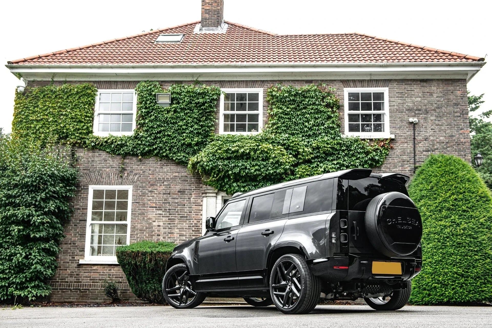 Échappement Quad Gloss Black KAHN pour Defender 110 V8 (2020+) sur Xperts4x4 Accessoires 4x4 Off-Road