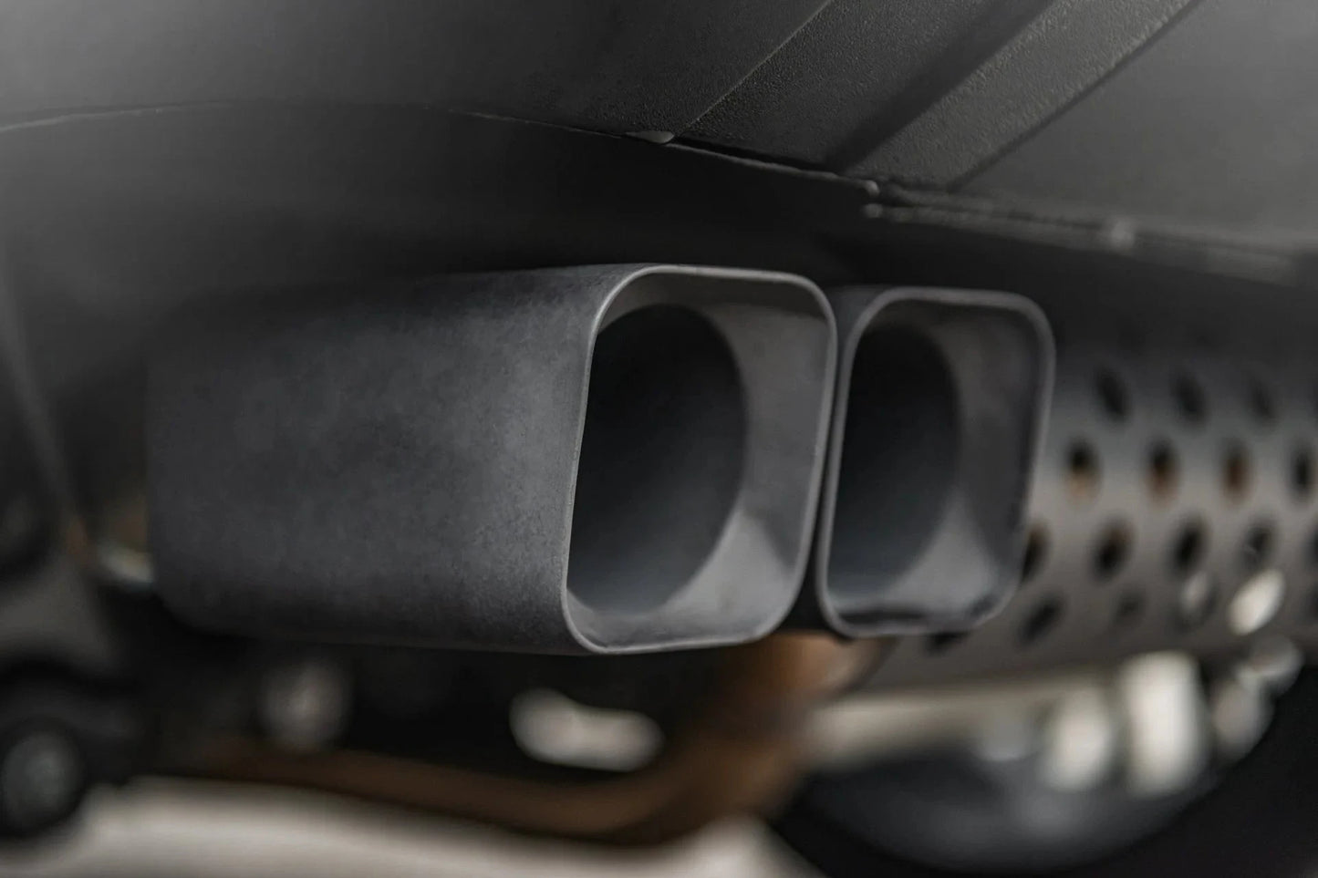 Échappement Quad Satin Black KAHN - Defender 110 2.0L (2020+) sur Xperts4x4 Accessoires 4x4 Off-Road