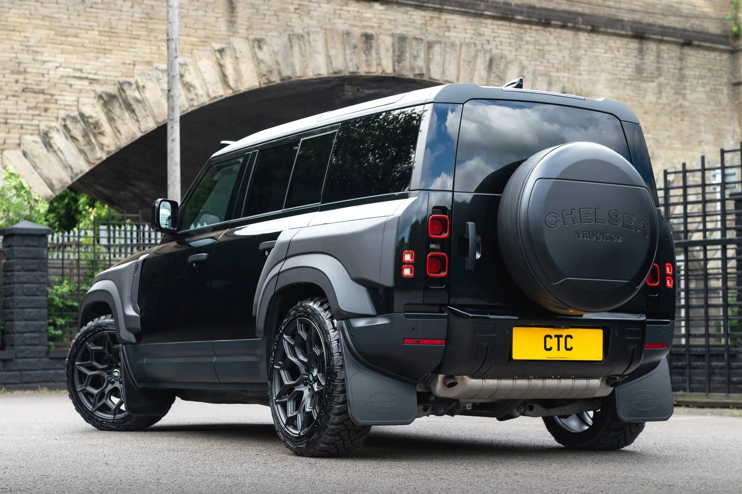 Kit Wide Track KAHN Defender 110 (2020+) - Look agressif & Premium sur Xperts4x4 Accessoires 4x4 Off-Road