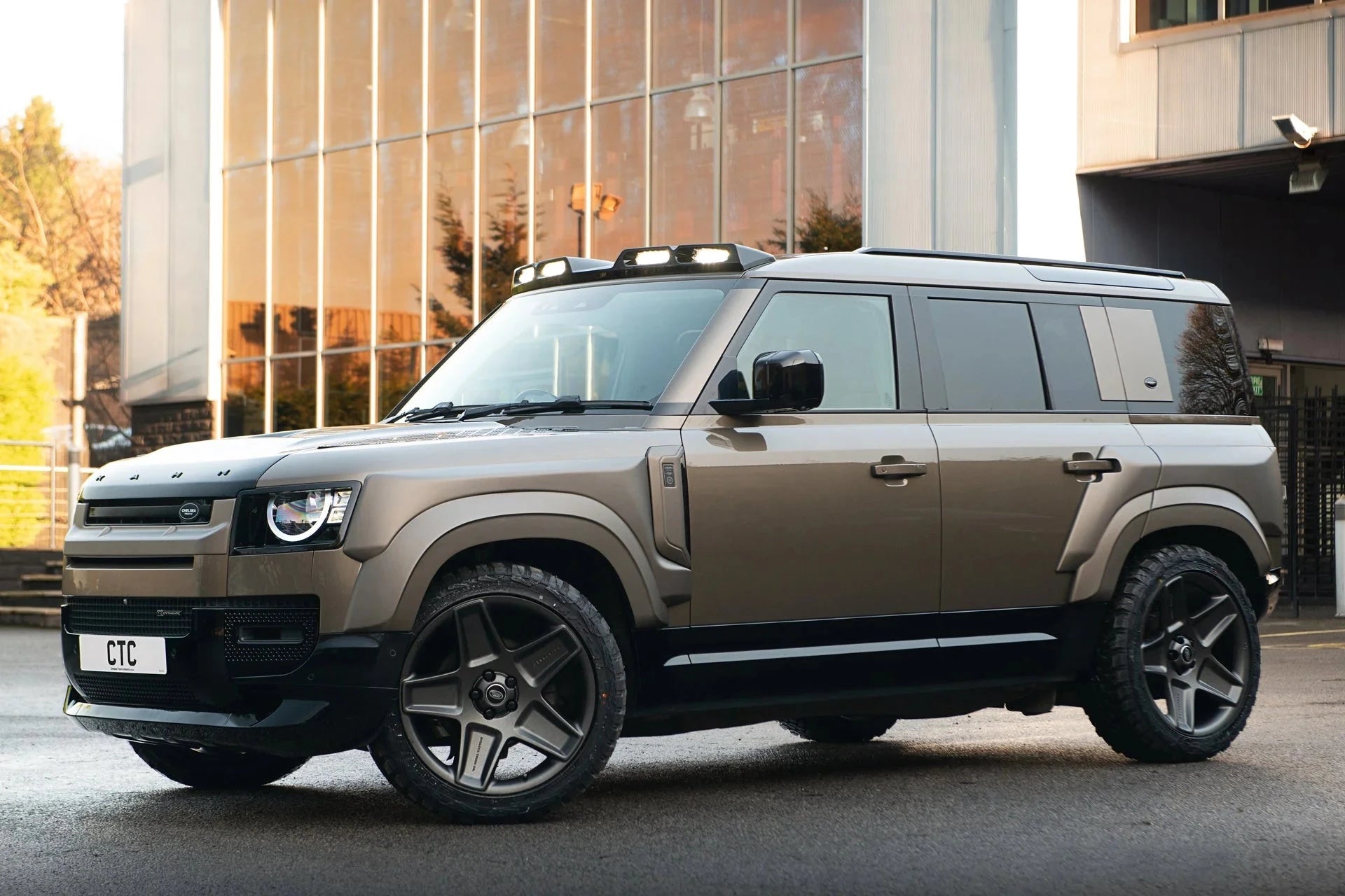 Kit Wide Track KAHN Defender 110 (2020+) - Look agressif & Premium sur Xperts4x4 Accessoires 4x4 Off-Road