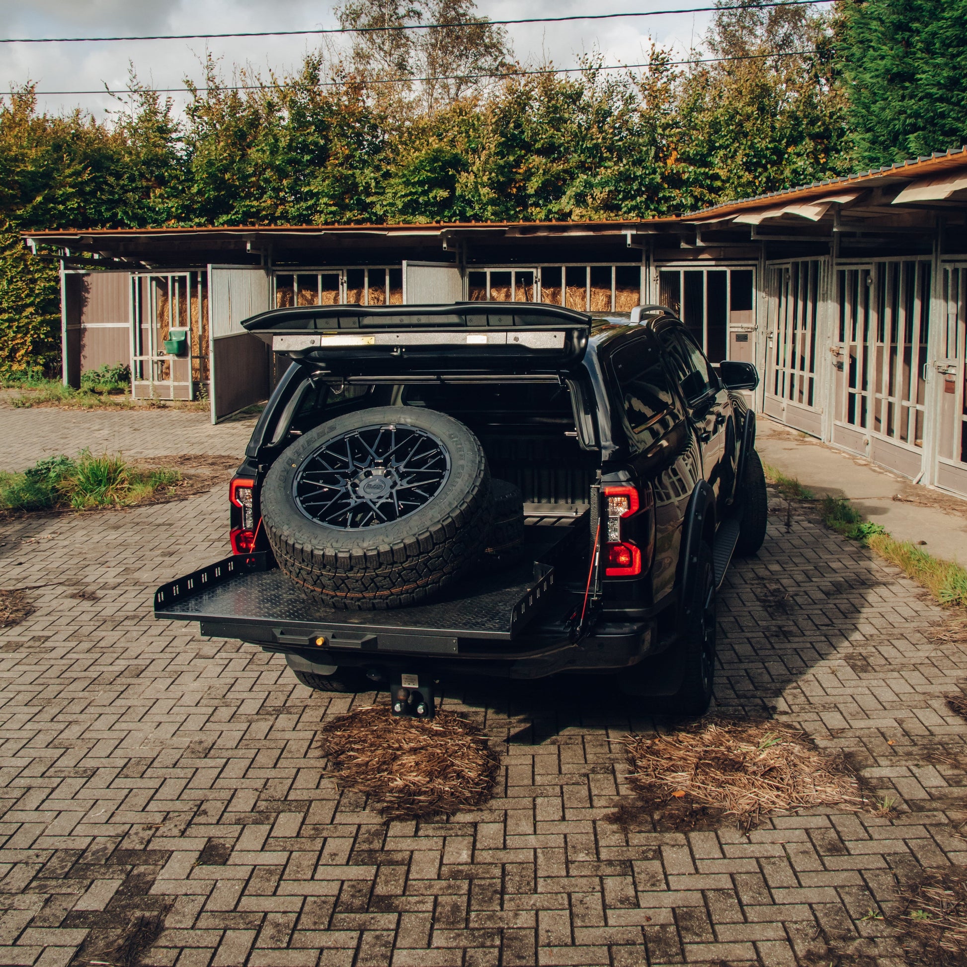 Plateau Coulissant RUUUD Toyota Hilux Revo 2016+ Extra Cab | Installation Sans Perçage sur Xperts4x4 Accessoires 4x4 Off-Road