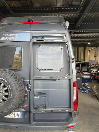 Porte tout en aluminium sur porte arrière droite pour Mercedes Sprinter W907 N4-Offroad sur Xperts4x4 Accessoires 4x4 Off-Road