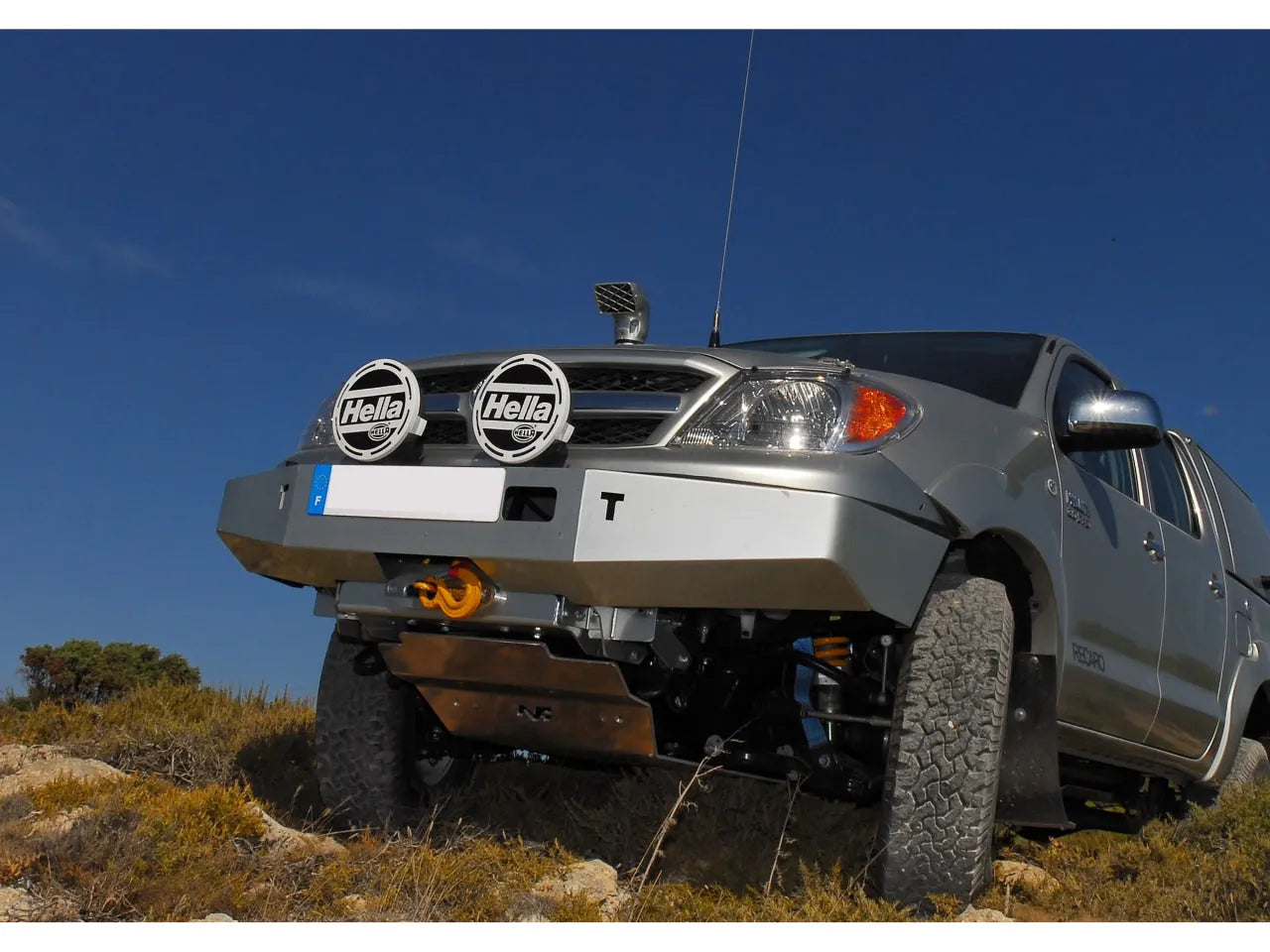 Blindage avant N4 - Aluminium 8mm - Toyota Hilux Vigo 2005-2015 sur Xperts4x4 Accessoires 4x4 Off-Road