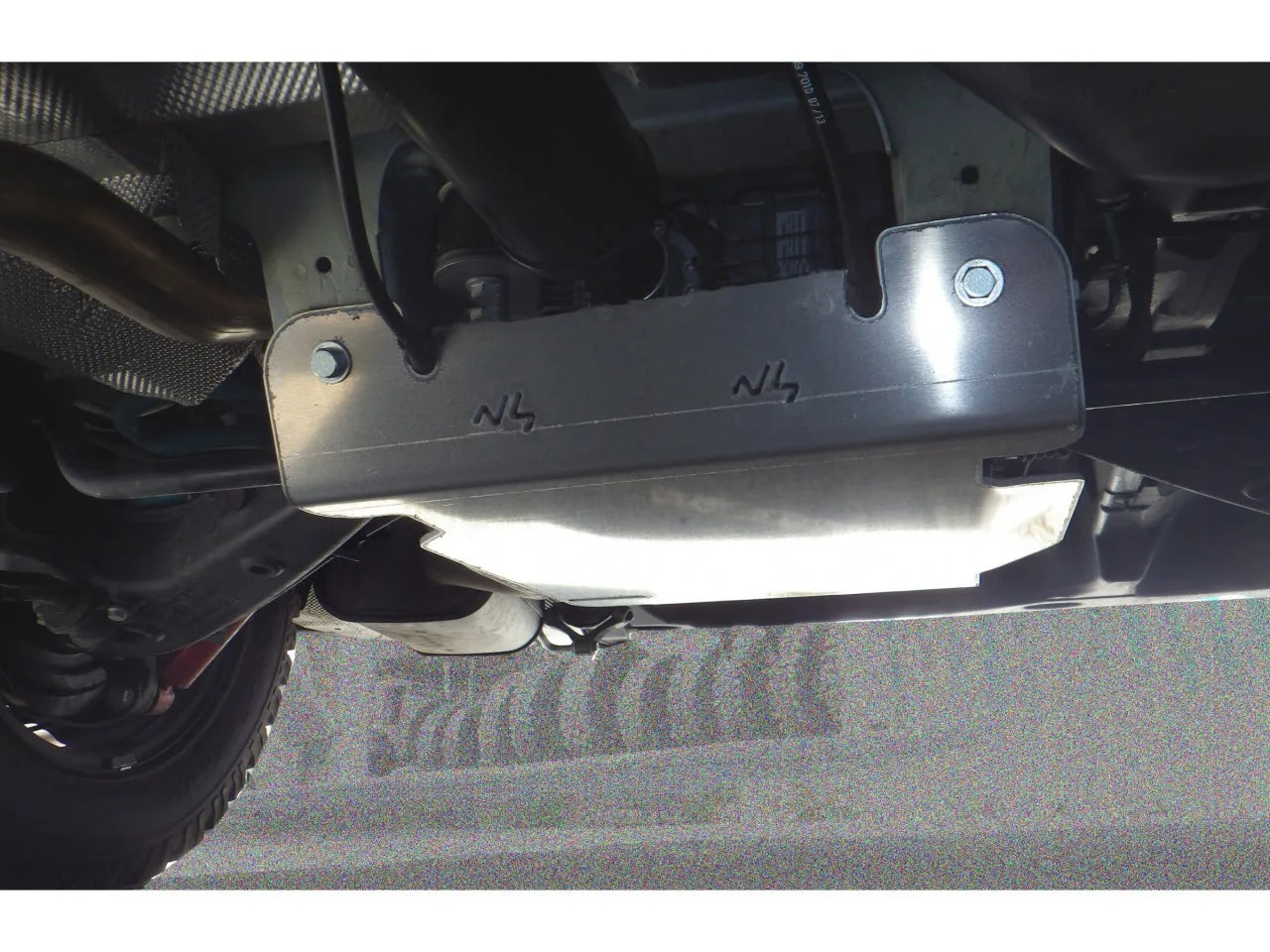 Blindage Pont Arrière 6mm Aluminium - Volkswagen Transporter T5/T6 - N4 Offroad sur Xperts4x4 Accessoires 4x4 Off-Road