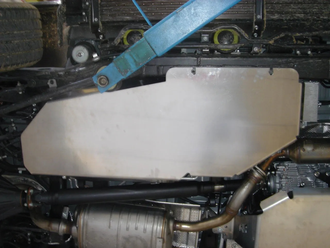 Blindage réservoir N4 - Aluminium 6mm - Toyota Land Cruiser 200 sur Xperts4x4 Accessoires 4x4 Off-Road