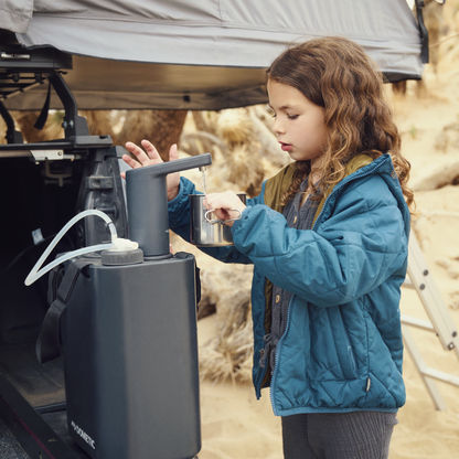 Réservoir d’Eau DOMETIC GO 11L avec Robinet - Glacier sur Xperts4x4 Accessoires 4x4 Off-Road