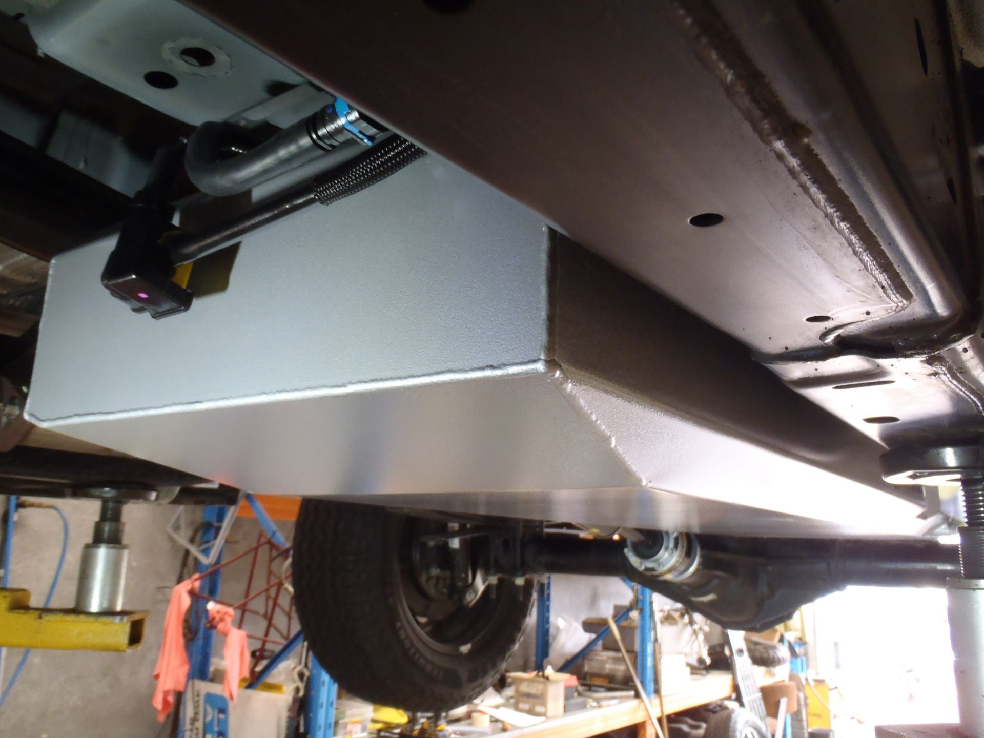 Réservoir de Remplacement 140L LRA| Ford Ranger 23+ / VW Amarok 2023+ | Diesel sur Xperts4x4 Accessoires 4x4 Off-Road