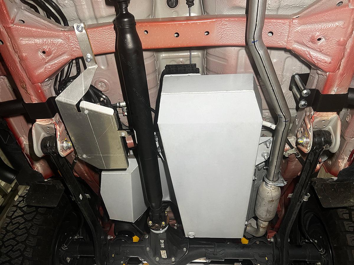 Réservoir de Remplacement 80L | Suzuki Jimny 2023+ XL 5 portes | LONGRANGER sur Xperts4x4 Accessoires 4x4 Off-Road