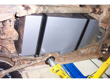 Réservoir de remplacement LRA 145L Toyota Land Cruiser FZJ105 sur Xperts4x4 Accessoires 4x4 Off-Road
