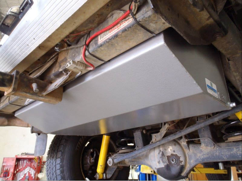 Réservoir de remplacement LRA 146L pour Nissan Patrol Y60 SWB / LWB sur Xperts4x4 Accessoires 4x4 Off-Road
