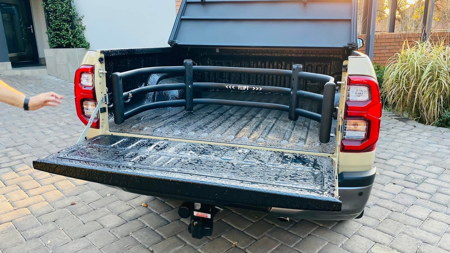 Organiseur de Benne FLIPT 4x4 - Compatibilite Pickup sur Xperts4x4 Accessoires 4x4 Off-Road