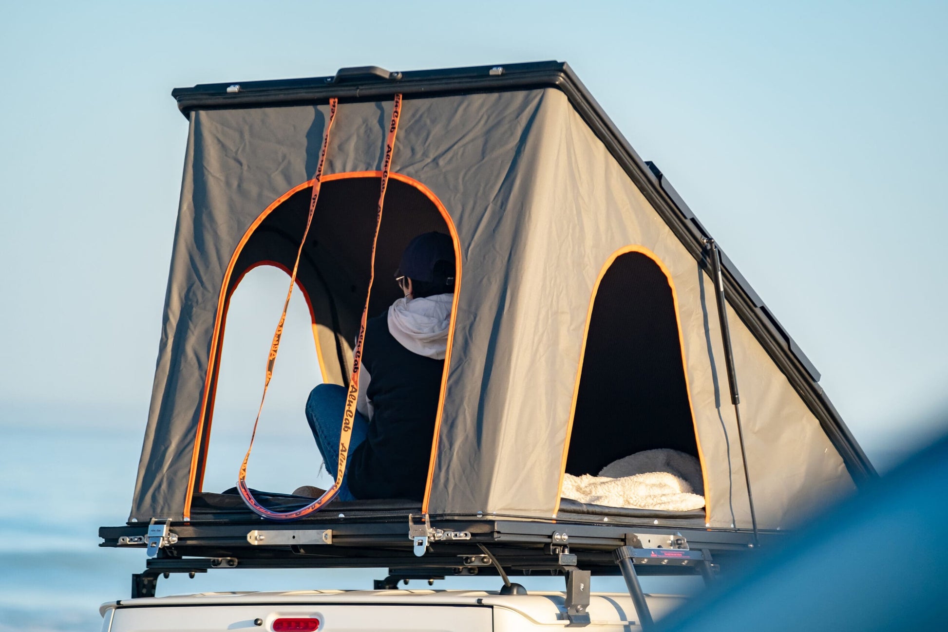 Tente de Toit Alu-Cab LT-50 LightWeight - ADVENTURER PACK sur Xperts4x4 Accessoires 4x4 Off-Road