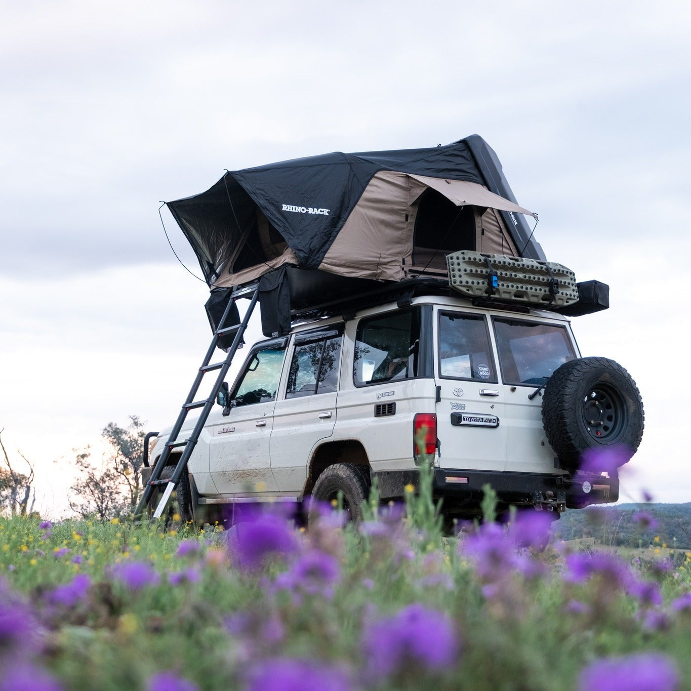 Tente de toit Rigide 2100 x 1300mm | RHINORACK sur Xperts4x4 Accessoires 4x4 Off-Road