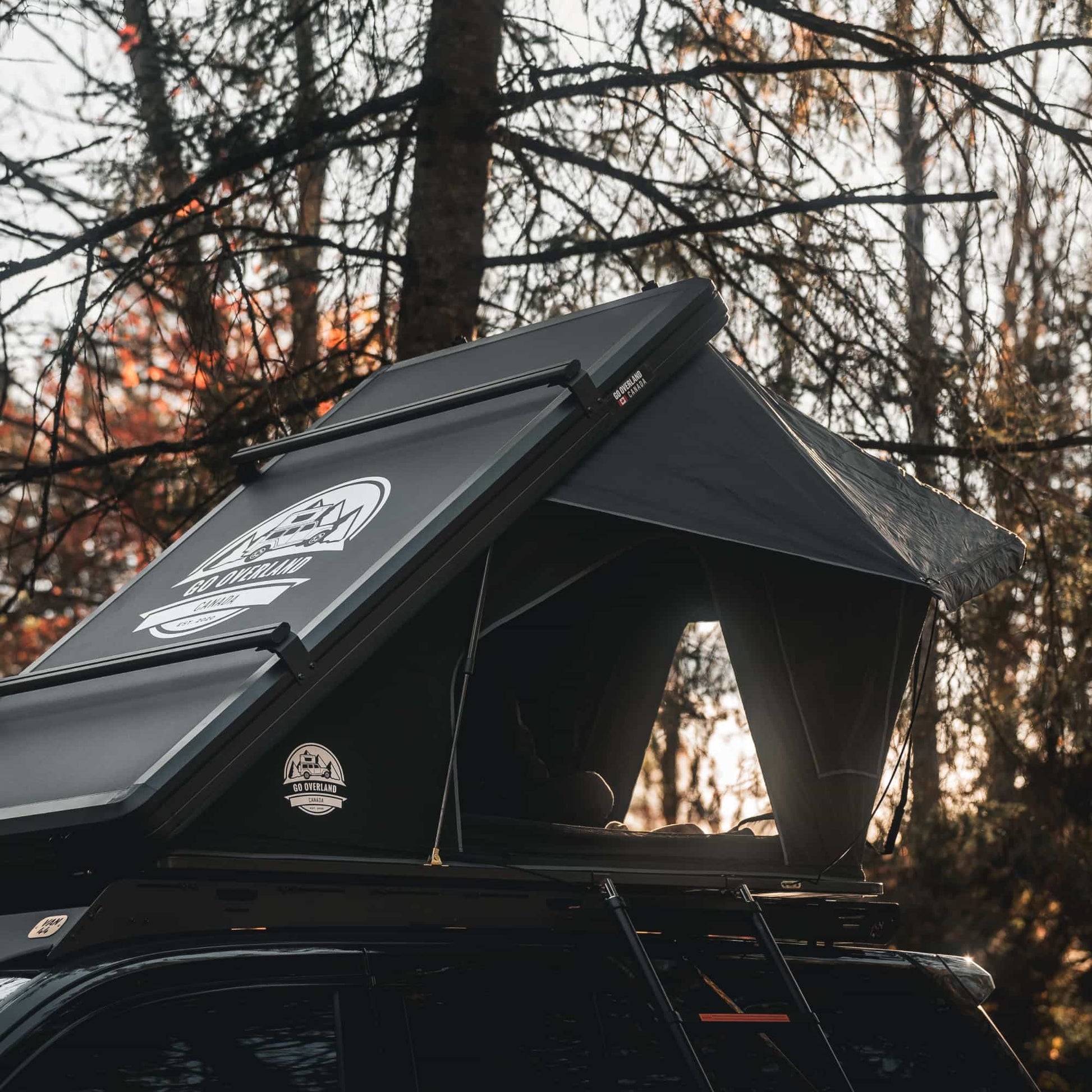 Tente de Toit Summit 140 GO OVERLAND – Coque Aluminium Ultra-Légère sur Xperts4x4 Accessoires 4x4 Off-Road